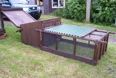 coop size cm 90w x 89h x 90d run size cm 150l x 90w x 59h material 